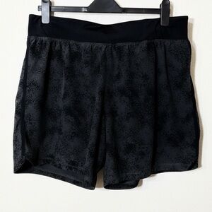 Under Armor Lined Women's Athletic Shorts XL Hidden Pockets